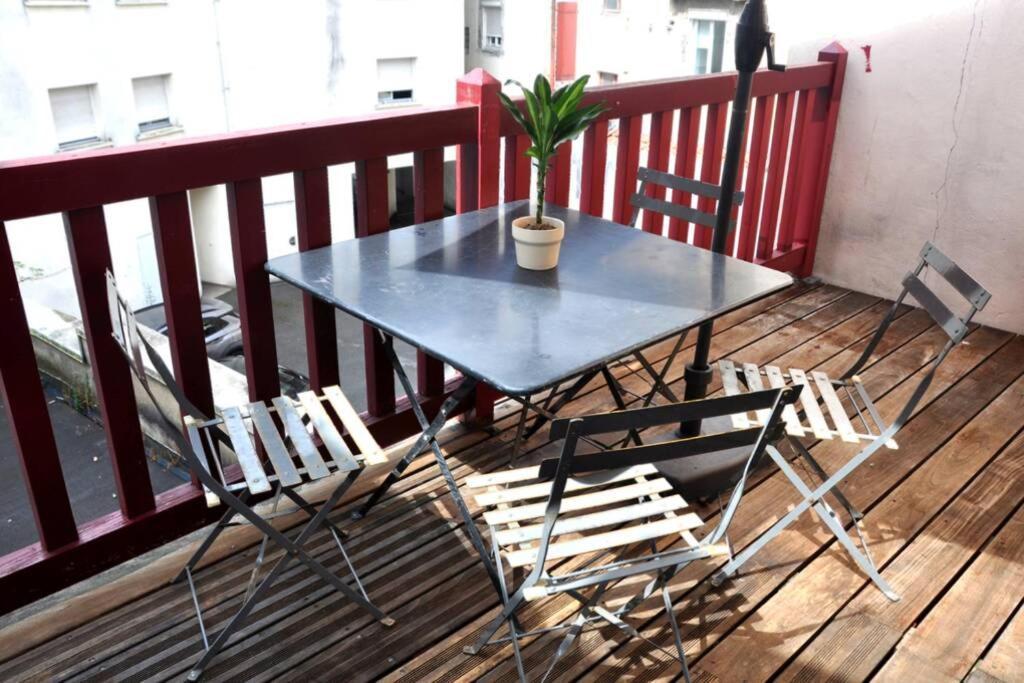 Duplex Avec Belle Terasse Au Centre De Bayonne Appartement Buitenkant foto