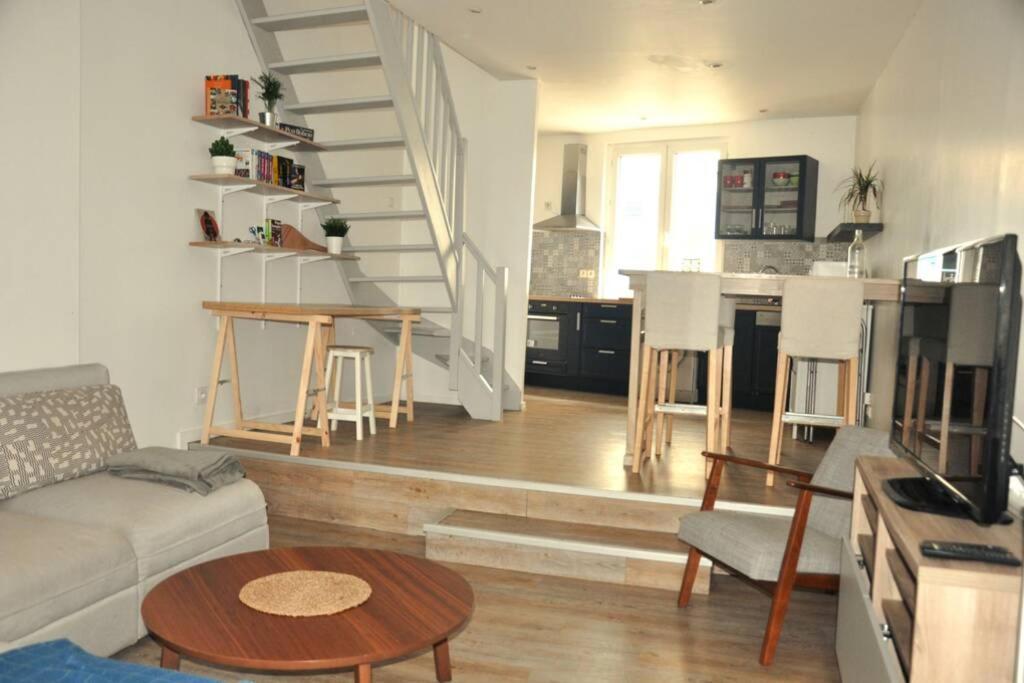 Duplex Avec Belle Terasse Au Centre De Bayonne Appartement Buitenkant foto